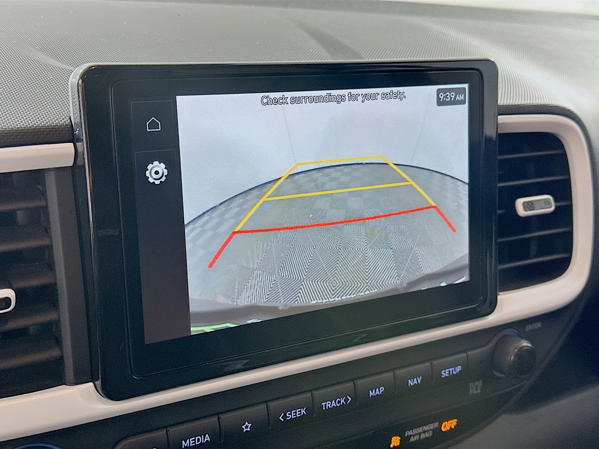 Used 2024 Hyundai Venue Limited image 23