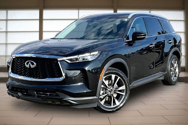 Used 2023 INFINITI QX60 Luxe w/ Cargo Package FWD image 1