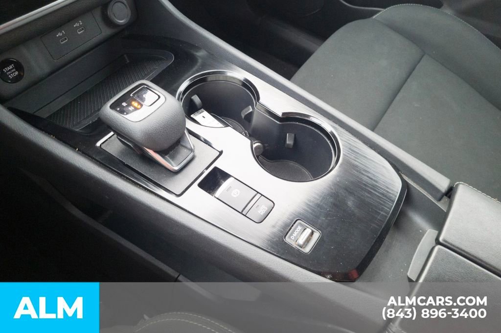 Used 2024 Nissan Rogue S image 28