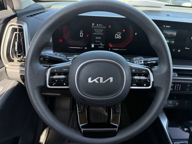 Used 2025 Kia Sorento LX FWD image 12