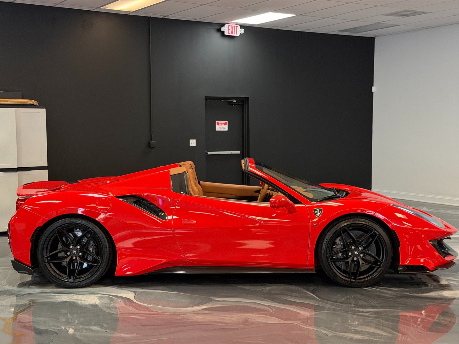 Used 2020 Ferrari 488 Pista Spider RWD image 6