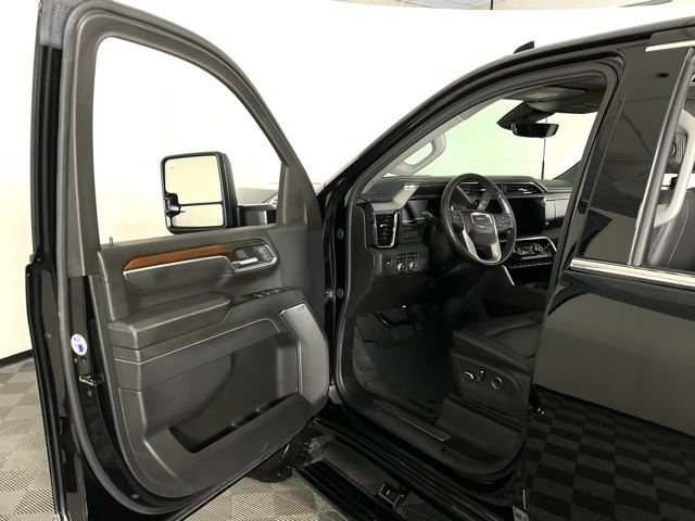 Used 2025 GMC Sierra 2500 Denali w/ Denali Reserve Package AWD/4WD image 29