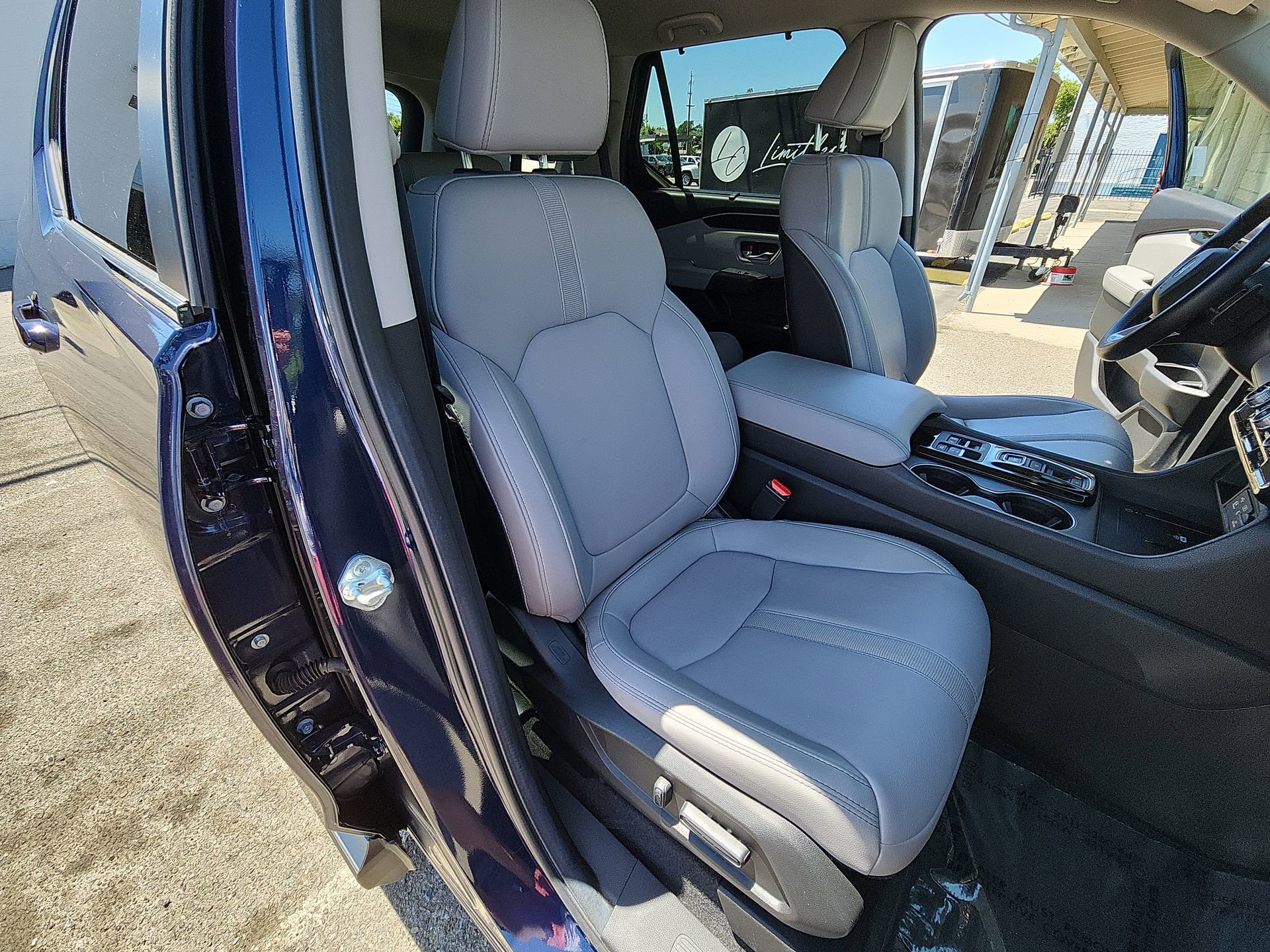 Used 2025 Honda Pilot EX-L image 25