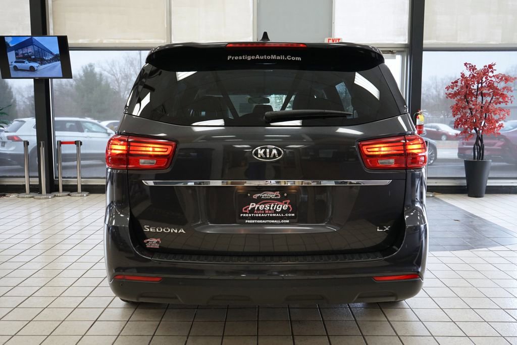 Used 2021 Kia Sedona LX image 15