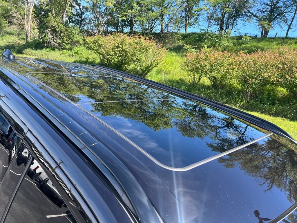 Used 2025 Lincoln Navigator Reserve w/ Jet Appearance Package AWD/4WD image 3