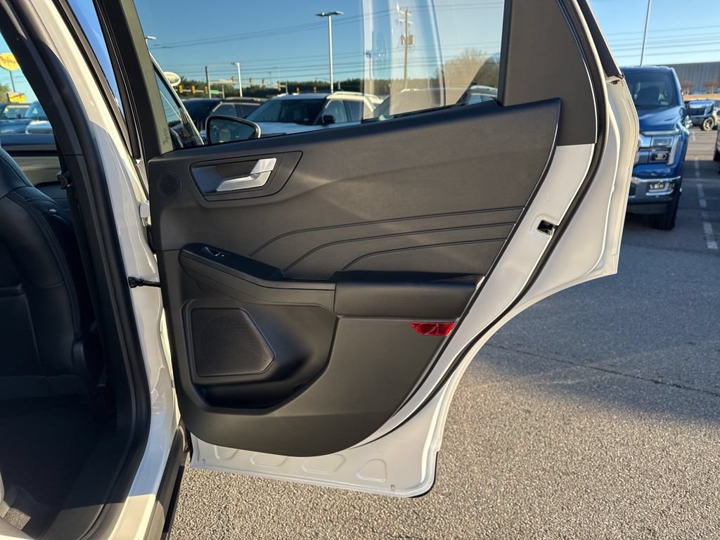 New 2025 Ford Escape SE w/ PHEV Premium Package FWD image 20