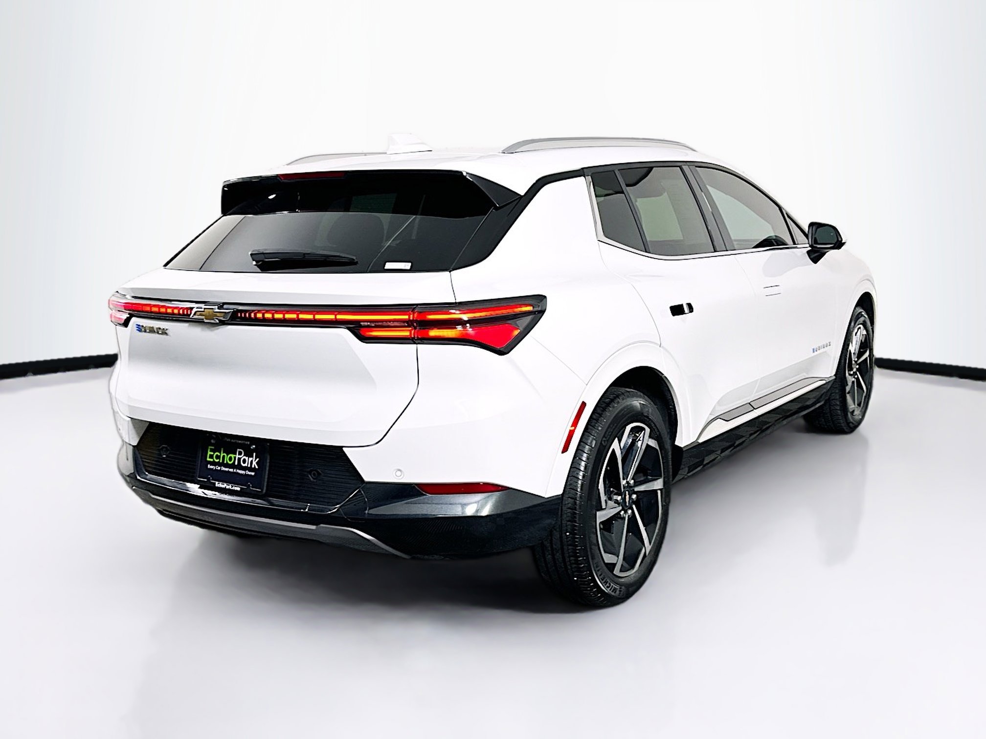 Used 2024 Chevrolet Equinox EV LT FWD image 9