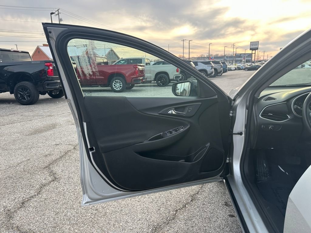 Used 2022 Chevrolet Malibu LT image 16