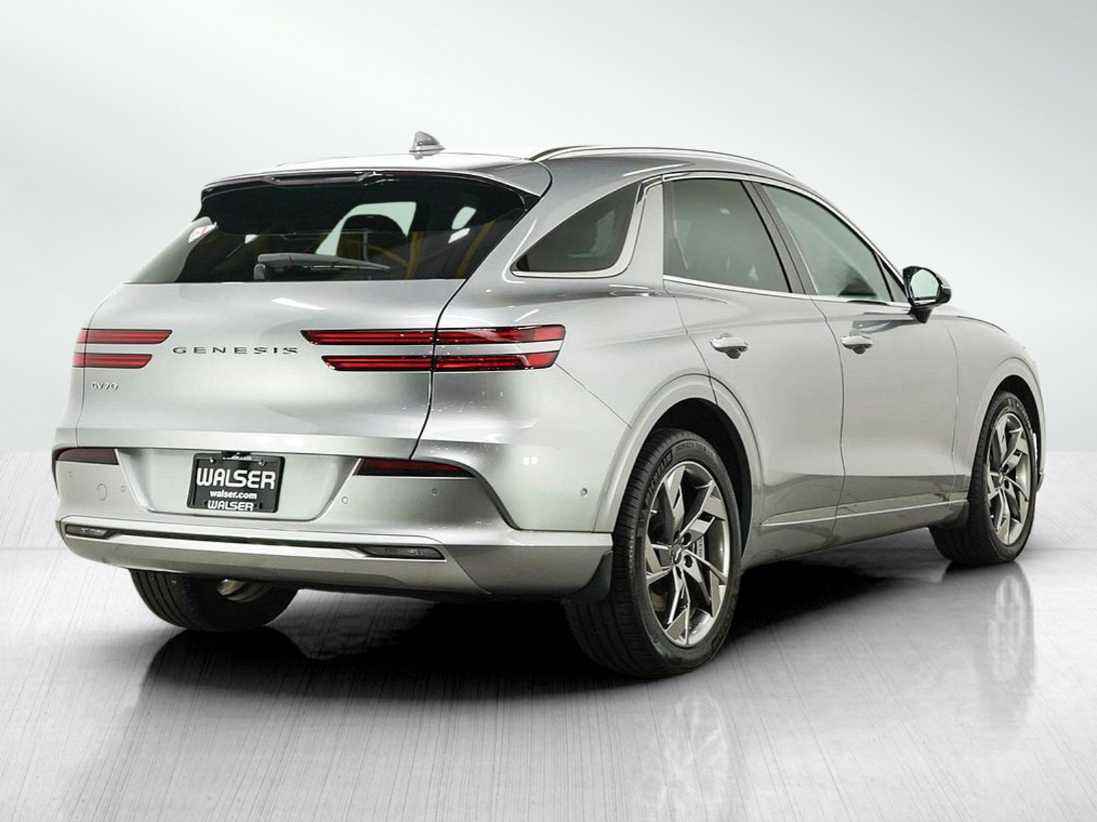 Used 2023 Genesis Electrified GV70 AWD/4WD image 5