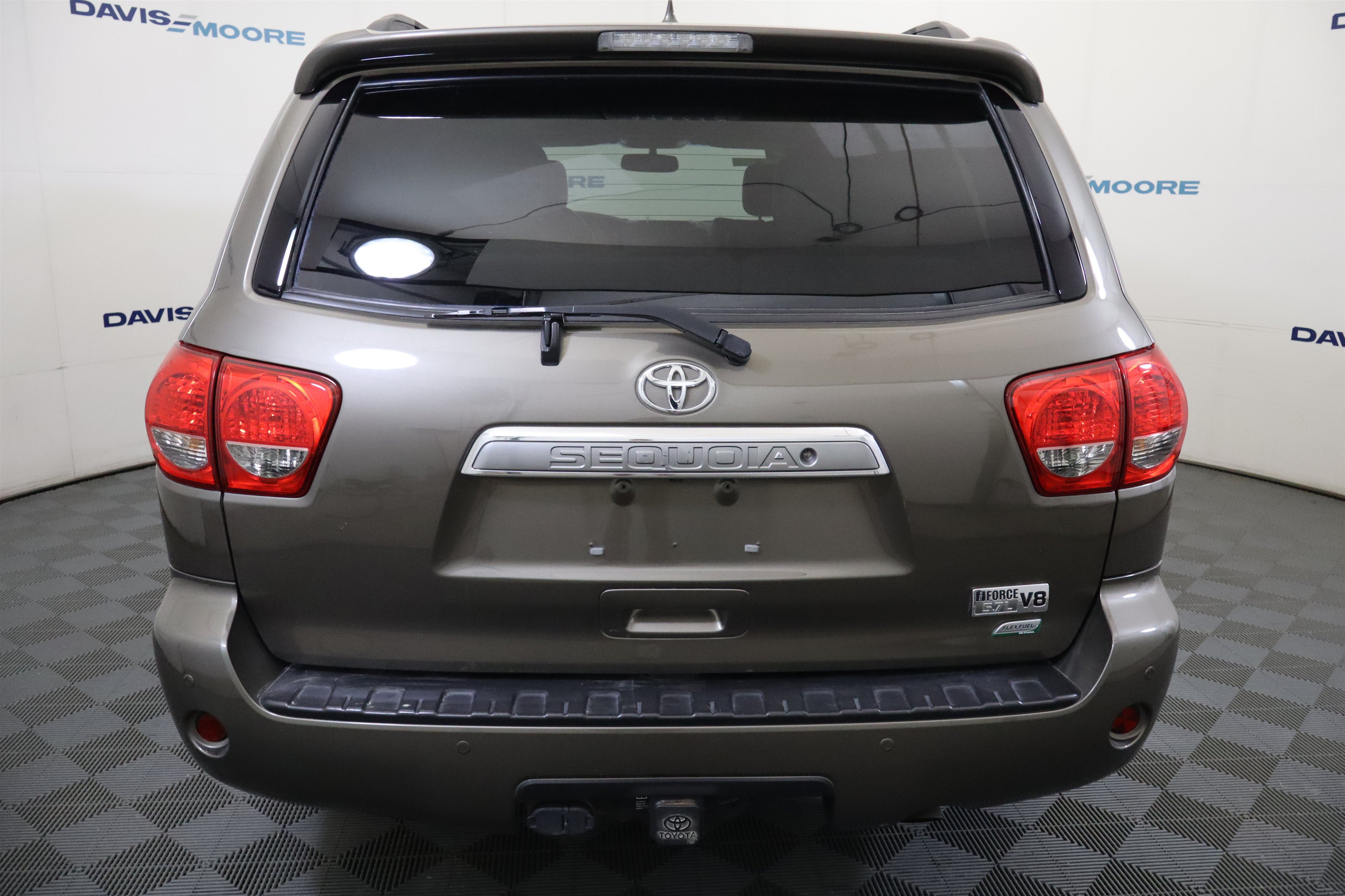 Used 2015 Toyota Sequoia Limited AWD/4WD image 8