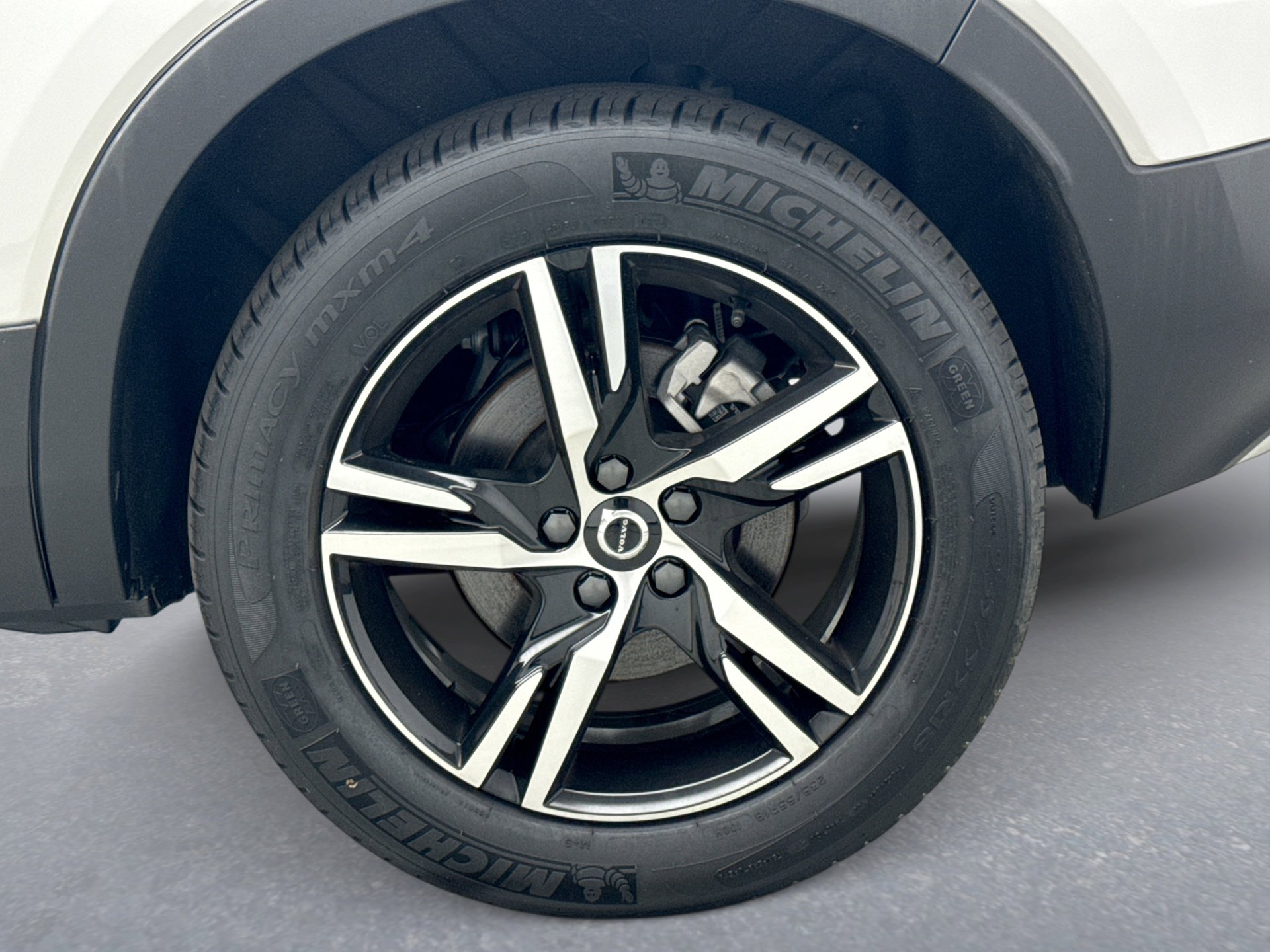 Used 2025 Volvo XC40 B5 Core AWD/4WD image 11