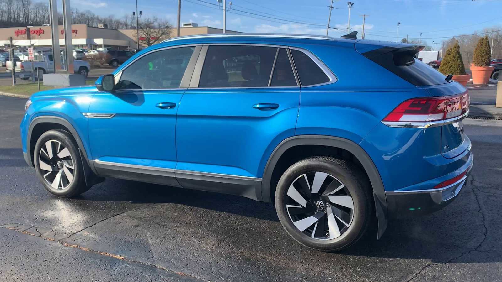 Used 2024 Volkswagen Atlas Cross Sport SEL image 6