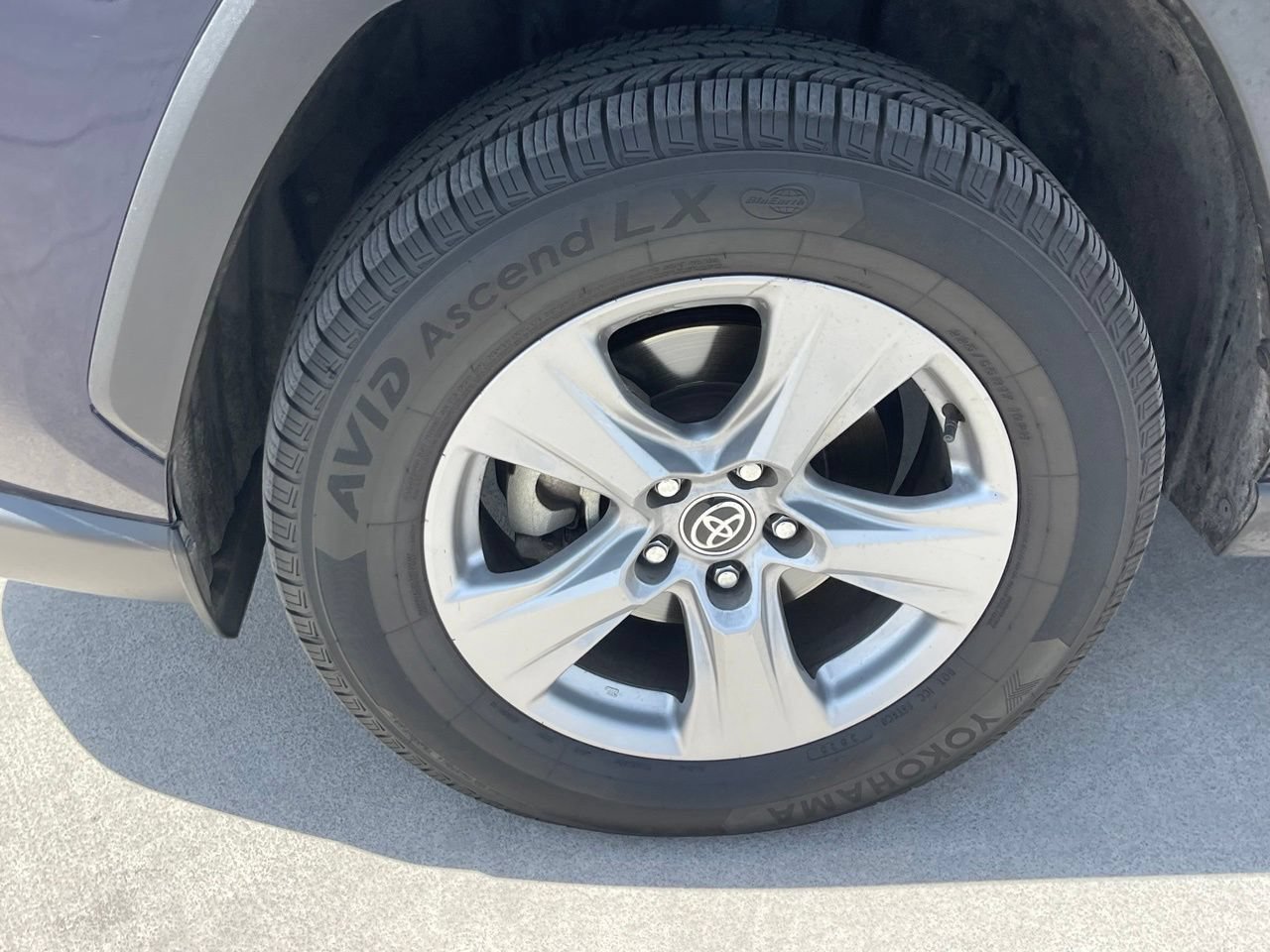 Used 2023 Toyota RAV4 XLE w/ Convenience Package FWD image 6