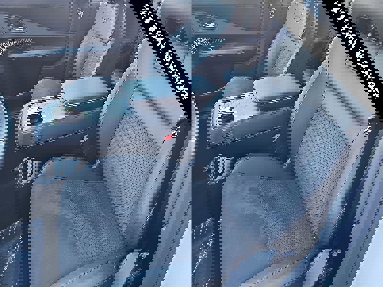 Used 2024 Nissan Ariya AWD image 15