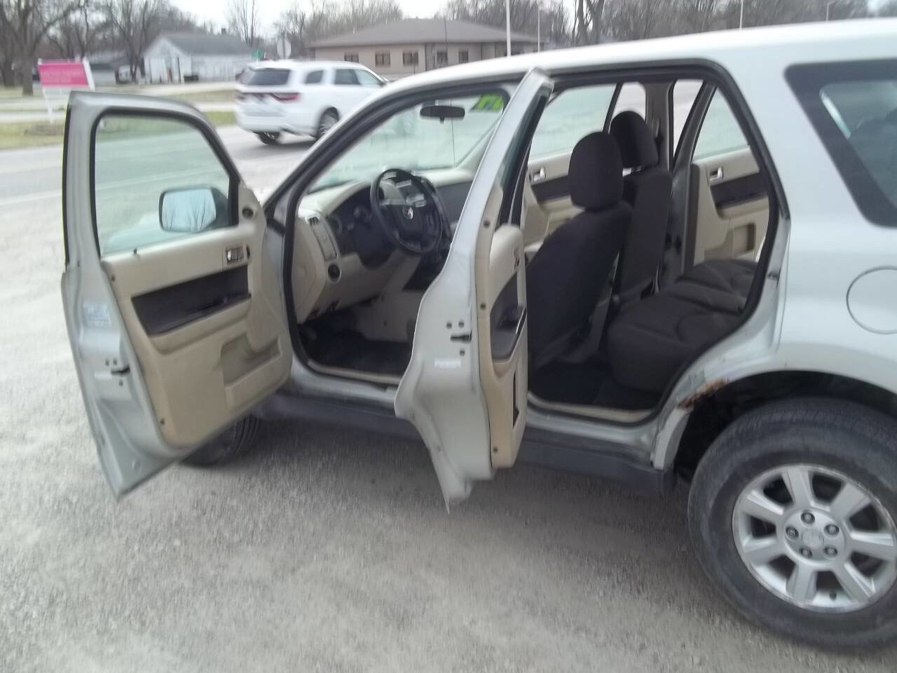 Used 2009 MAZDA Tribute i Sport image 9
