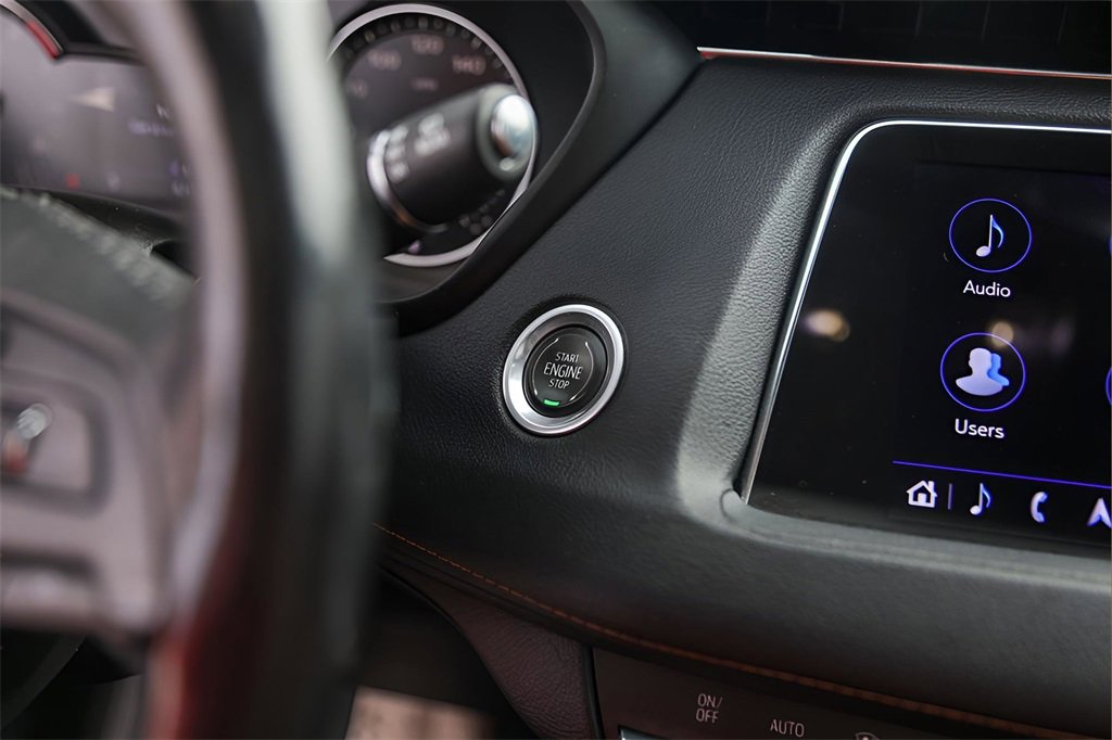 Used 2019 Cadillac XT4 Premium Luxury w/ Enhanced Visibility Package image 18