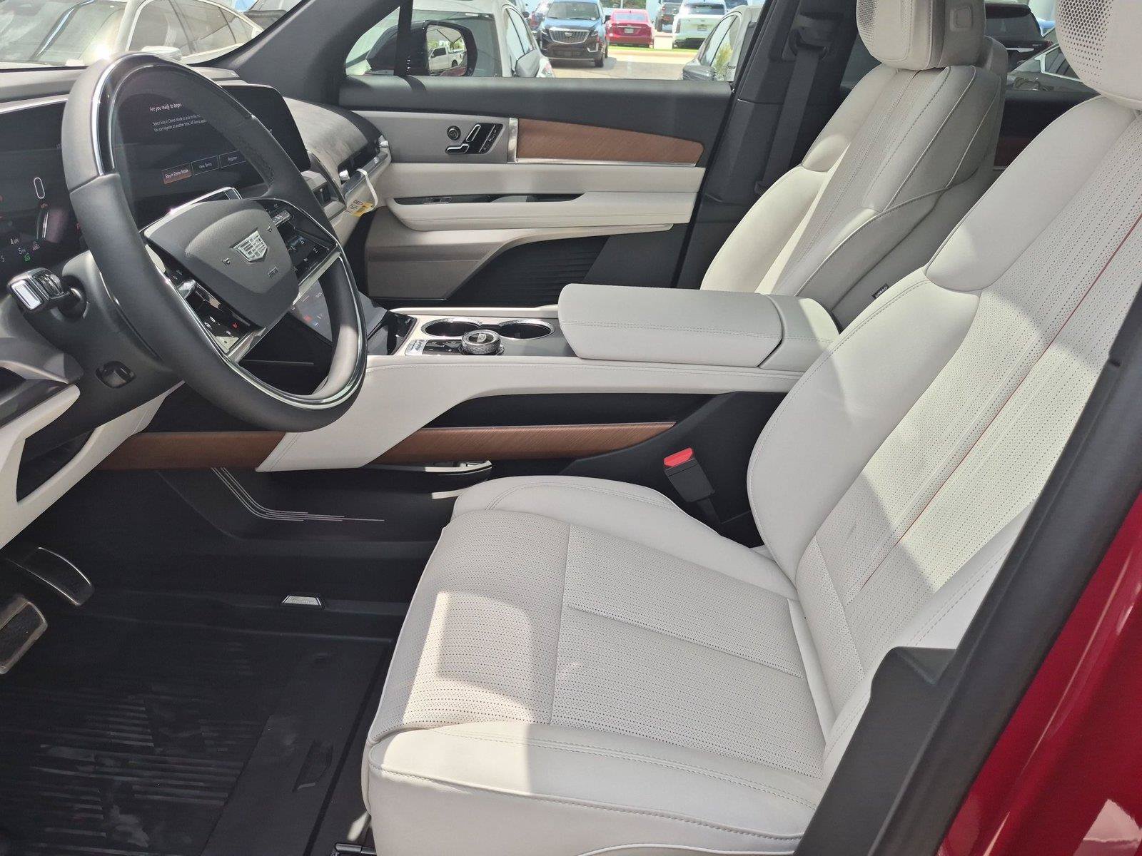New 2027 Cadillac Vistiq Sport w/ LPO, Floor Liner Package AWD/4WD image 11