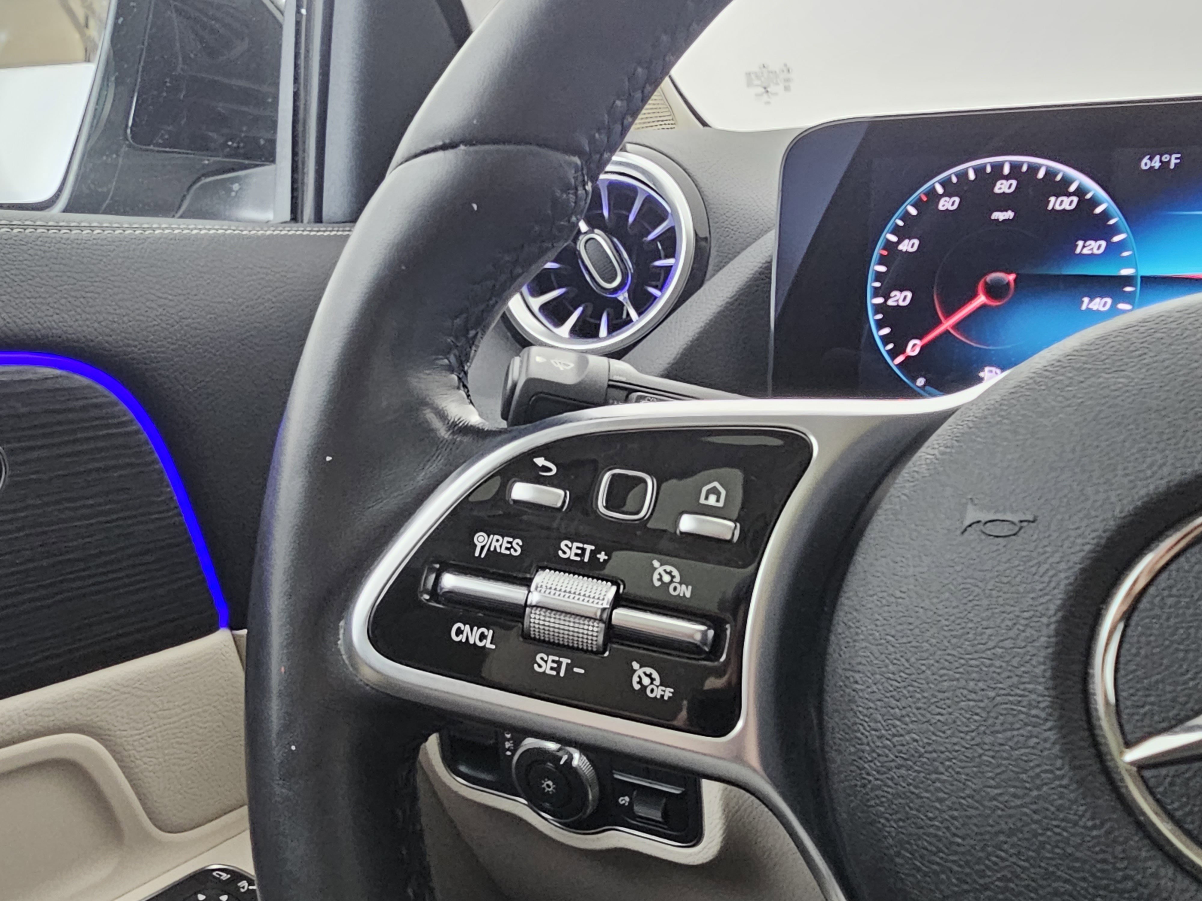 Certified 2022 Mercedes-Benz GLA 250 4MATIC image 39