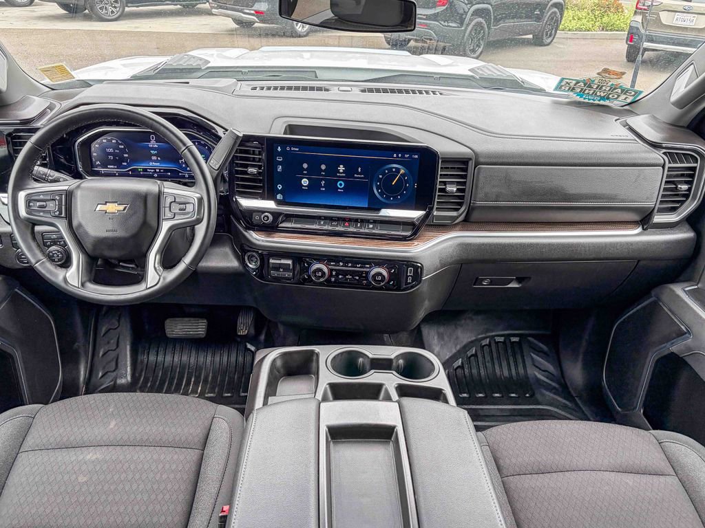 Used 2025 Chevrolet Silverado 2500 LT w/ Convenience Package image 17