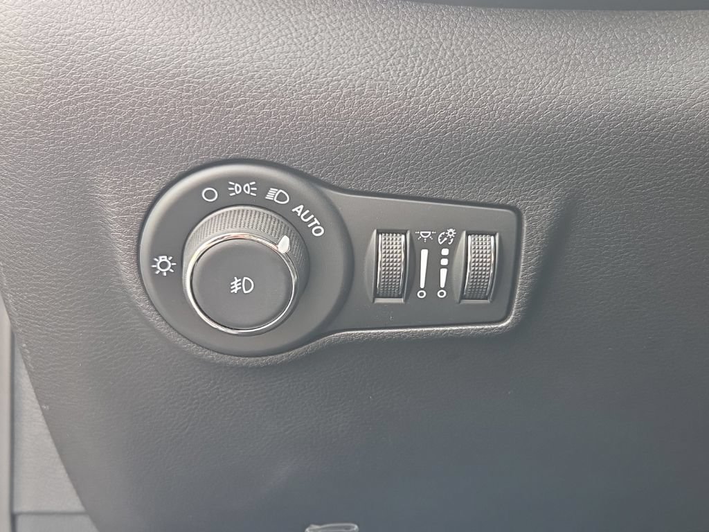Used 2024 Jeep Compass Limited AWD/4WD image 29