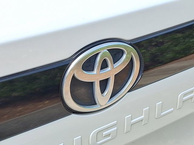 Used 2024 Toyota Grand Highlander AWD image 28