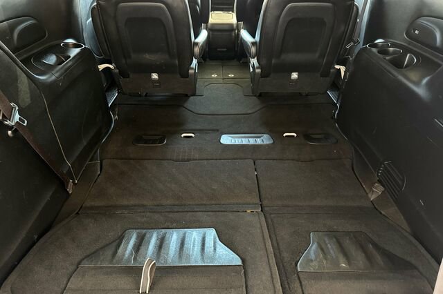 Certified 2025 Chrysler Pacifica Limited image 13