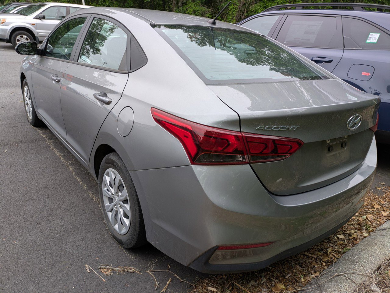 Used 2022 Hyundai Accent SE FWD image 4