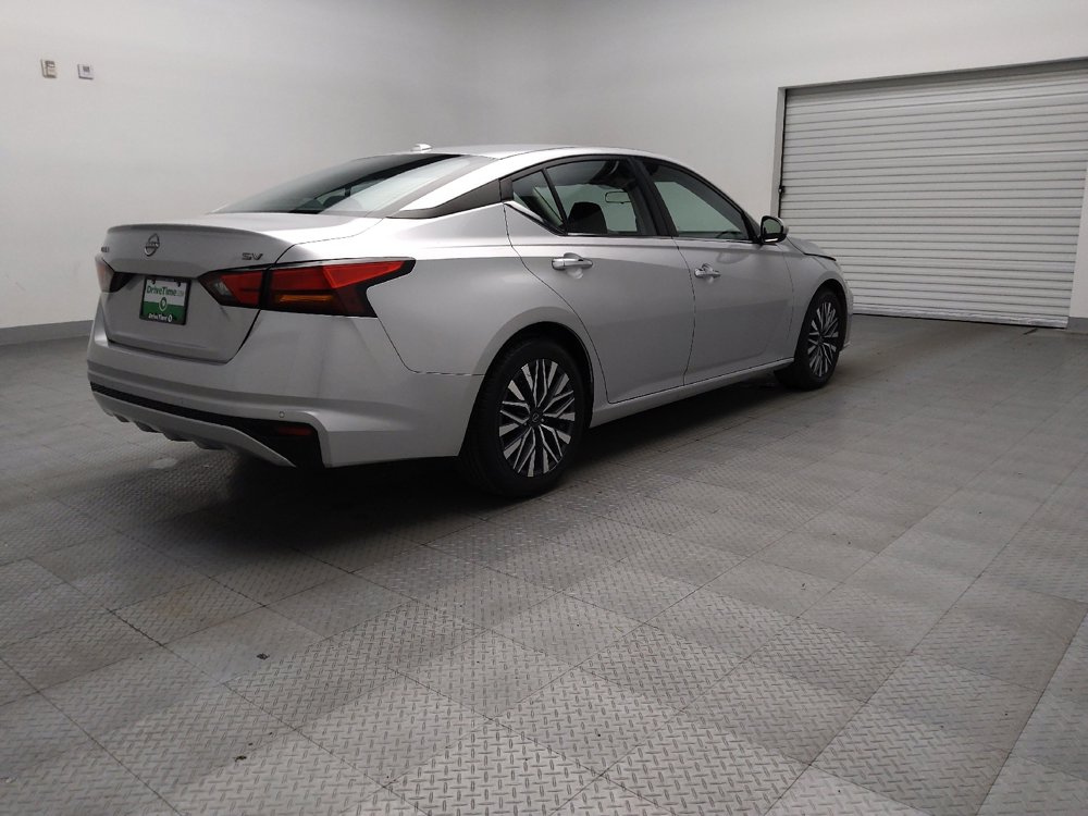 Used 2023 Nissan Altima 2.5 SV image 9