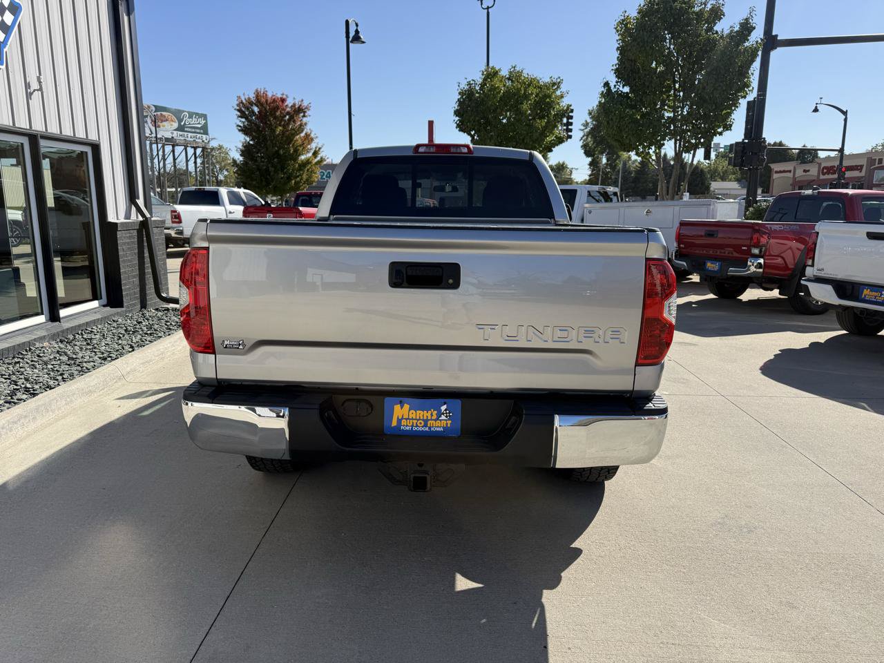Used 2017 Toyota Tundra SR5 AWD/4WD image 5