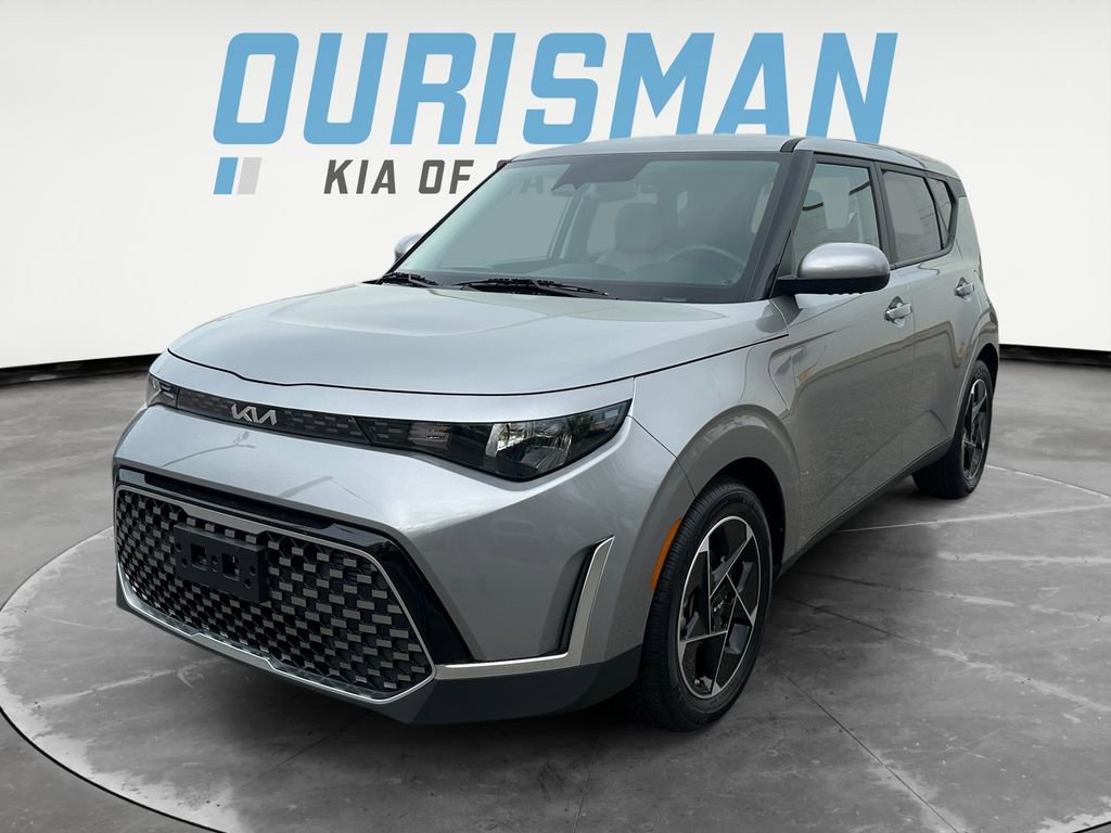 Used 2025 Kia Soul LX w/ LX Technology Package image 2