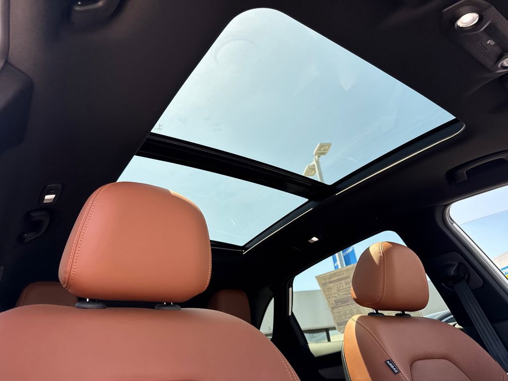 New 2025 VinFast VF 8 Plus AWD/4WD image 14
