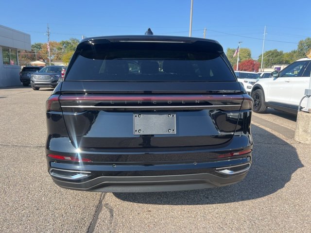 Used 2024 Lincoln Nautilus Premier image 4