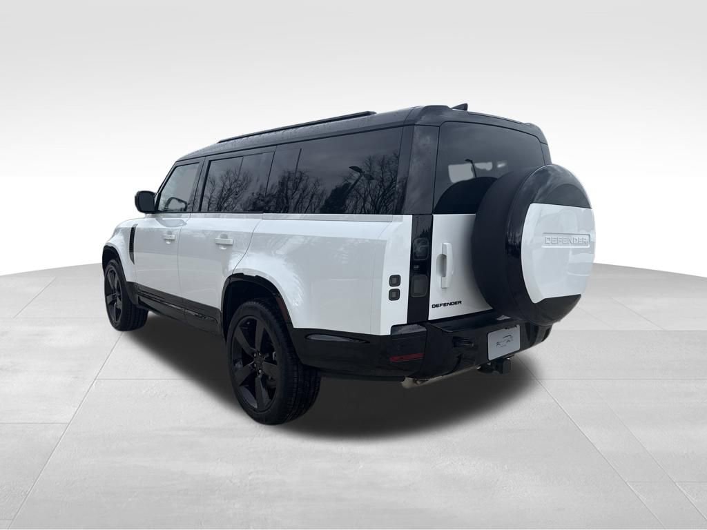 New 2026 Land Rover Defender 130 X-Dynamic SE image 3