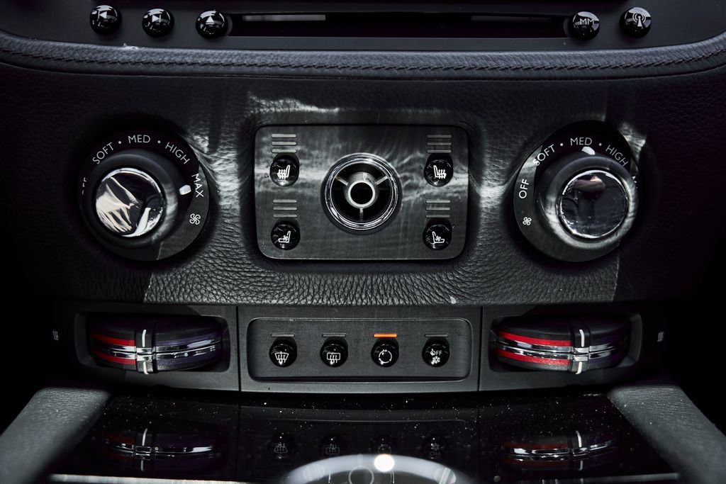 Used 2014 Rolls-Royce Ghost RWD image 79