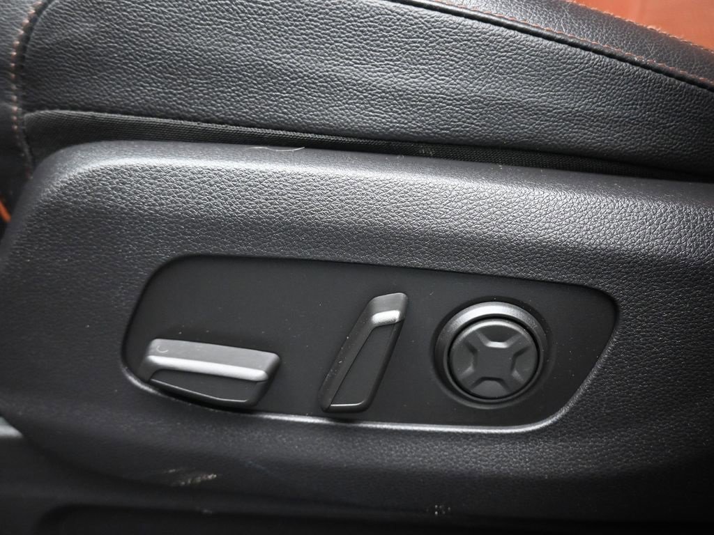 Used 2024 Kia Carnival SX Prestige image 13