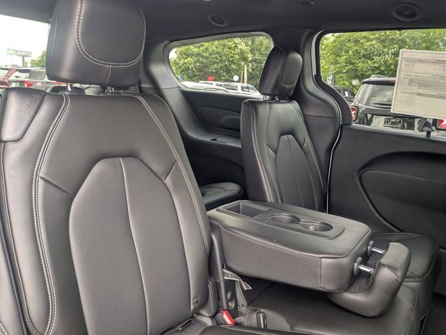 New 2027 Chrysler Pacifica Select FWD image 29