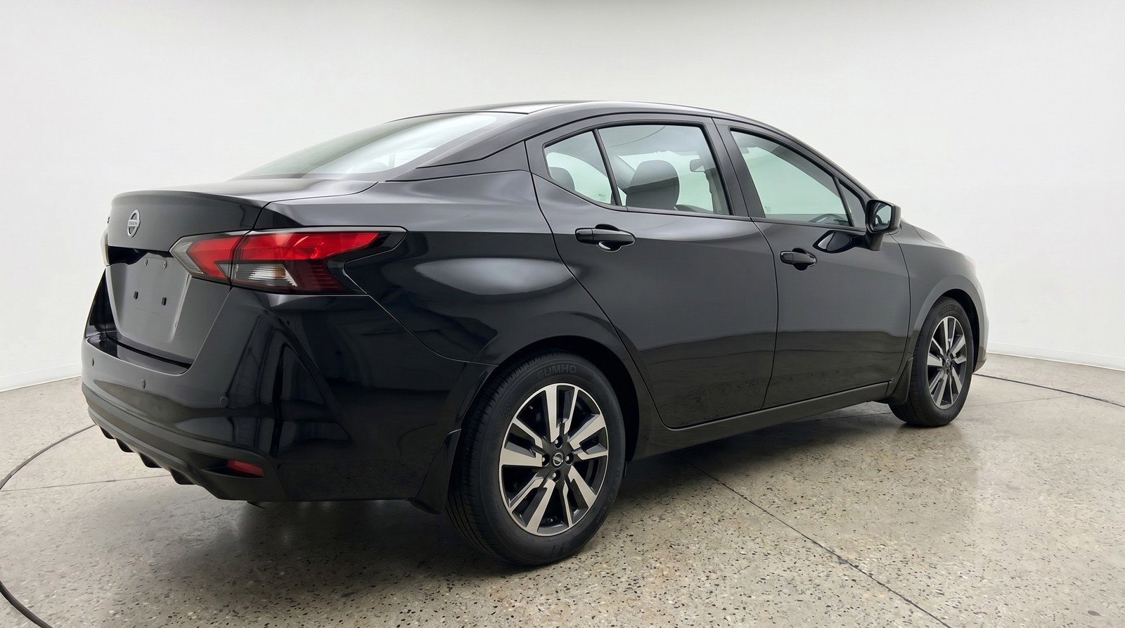 Used 2025 Nissan Versa SV FWD image 9