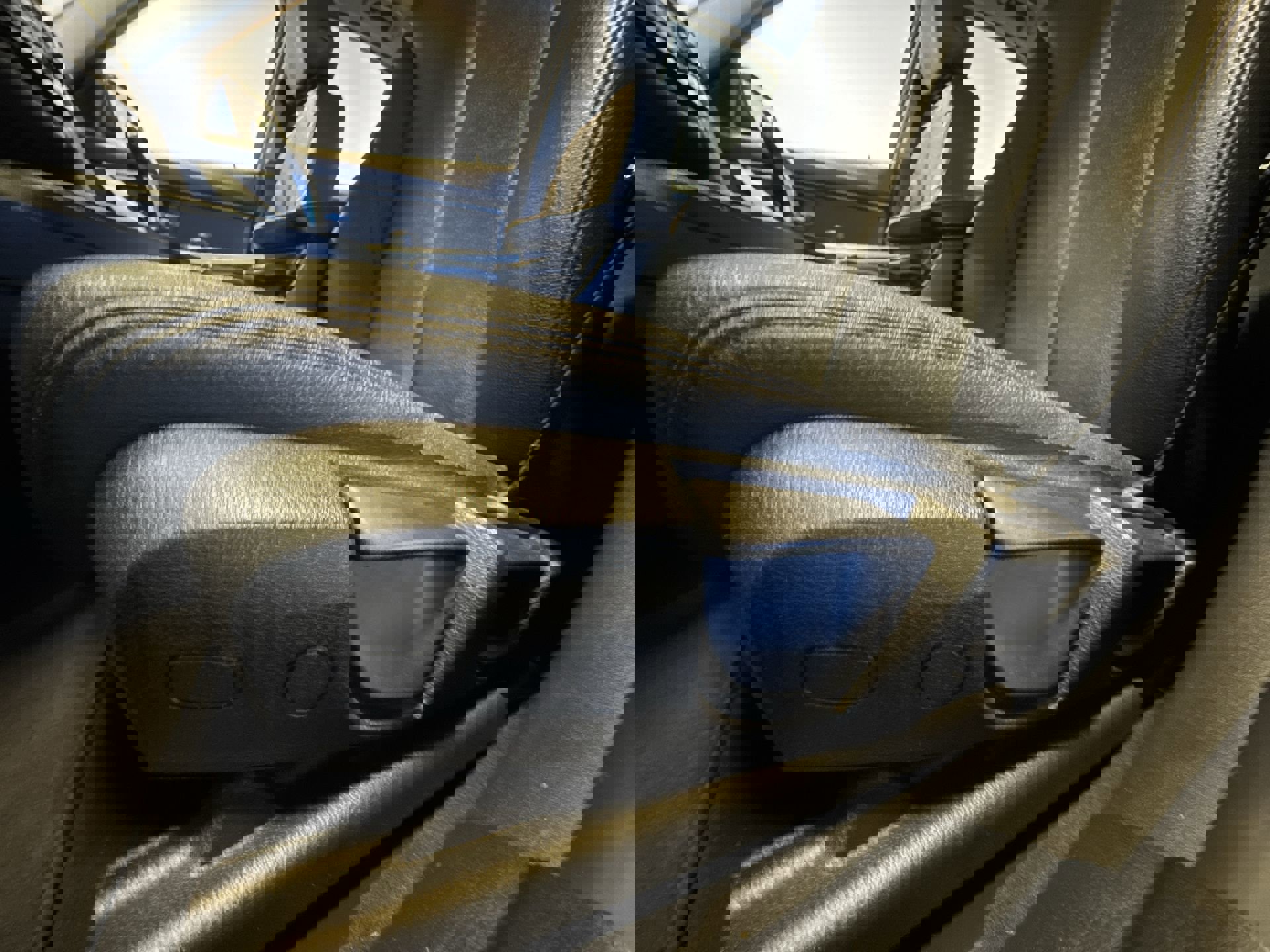 Used 2018 BMW 320i xDrive Sedan image 12