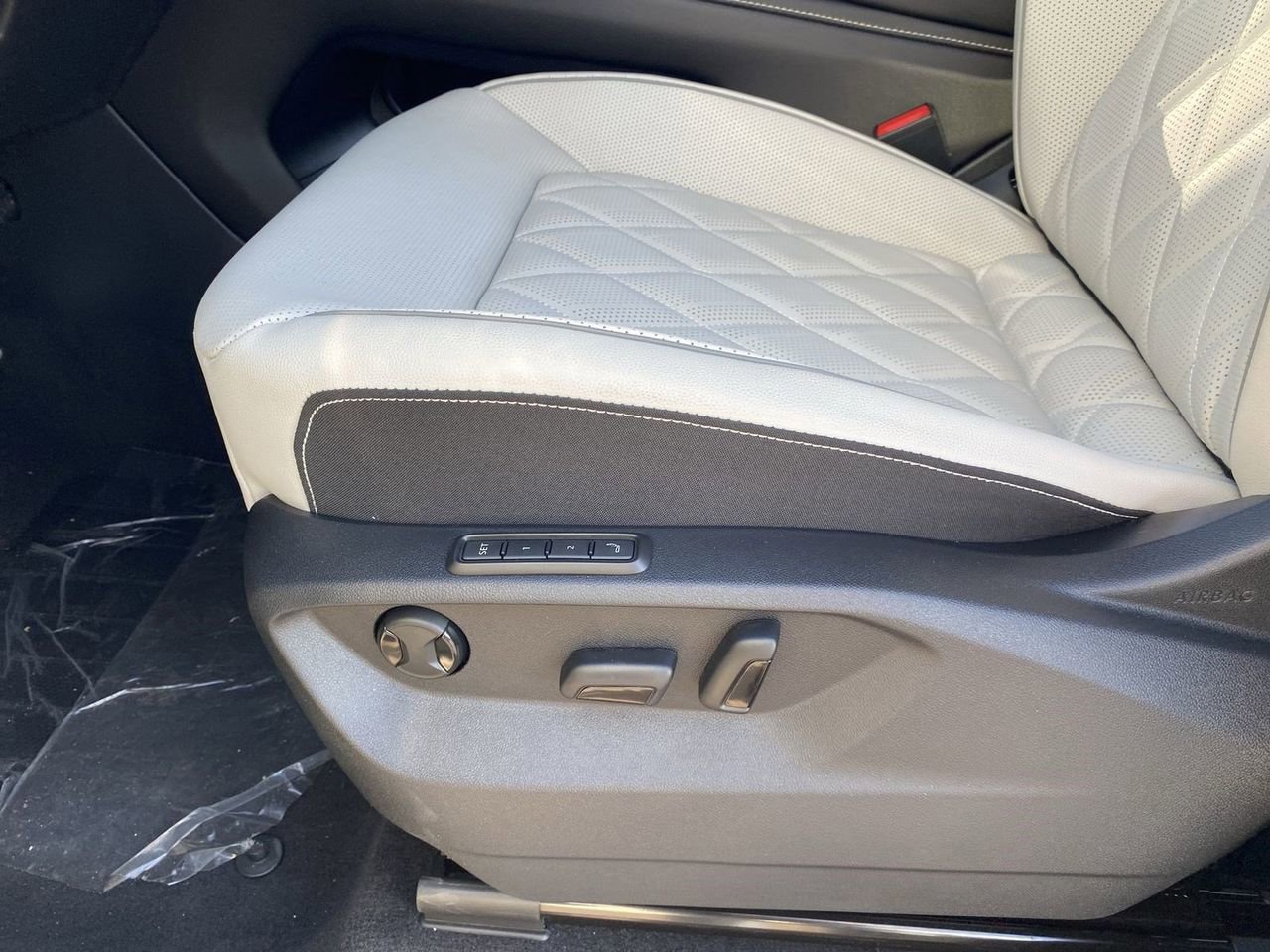 New 2026 Volkswagen Atlas Cross Sport SEL Premium R-Line image 16