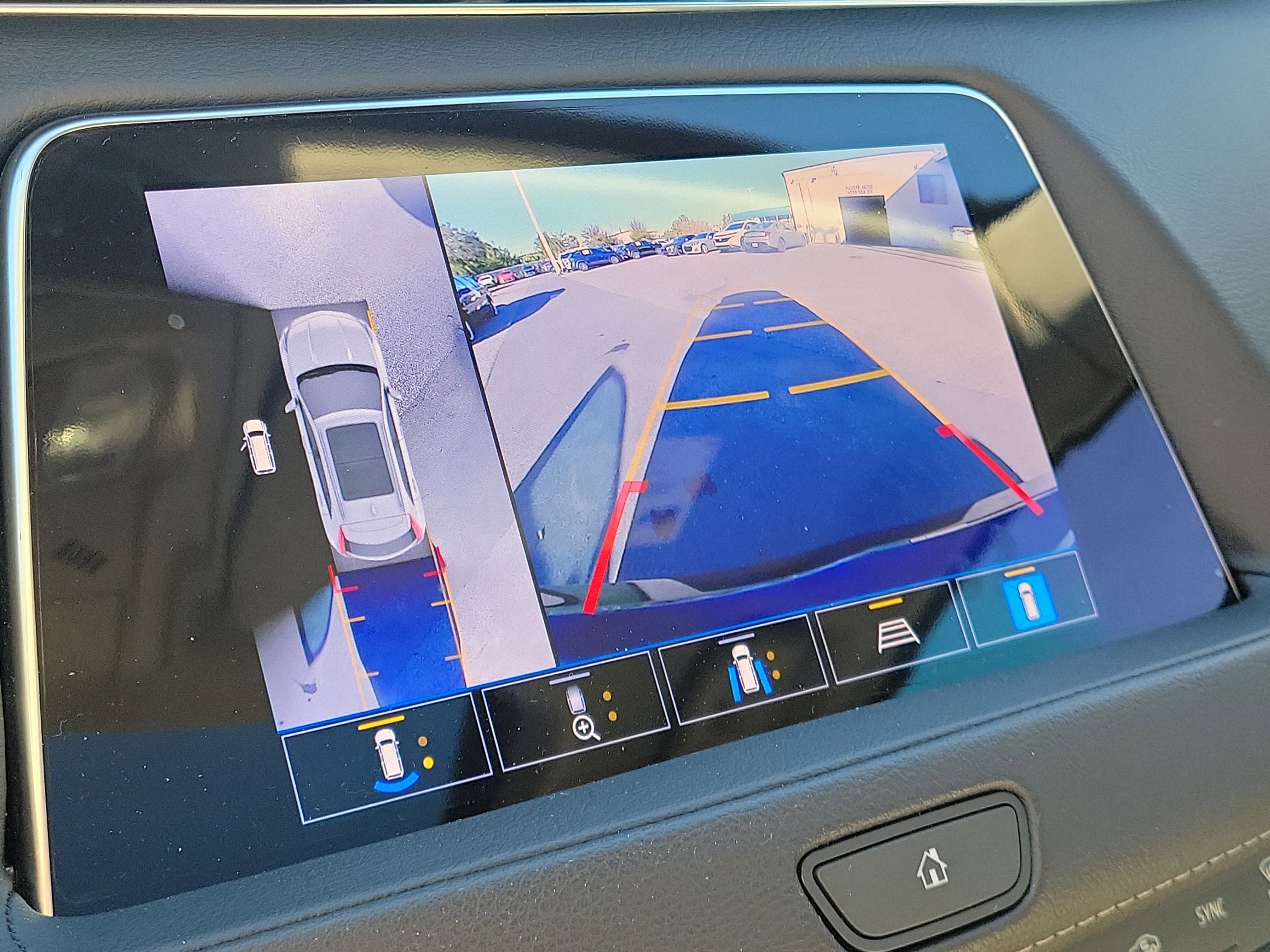 Used 2022 Cadillac XT4 Premium Luxury w/ Enhanced Visibility Package image 32