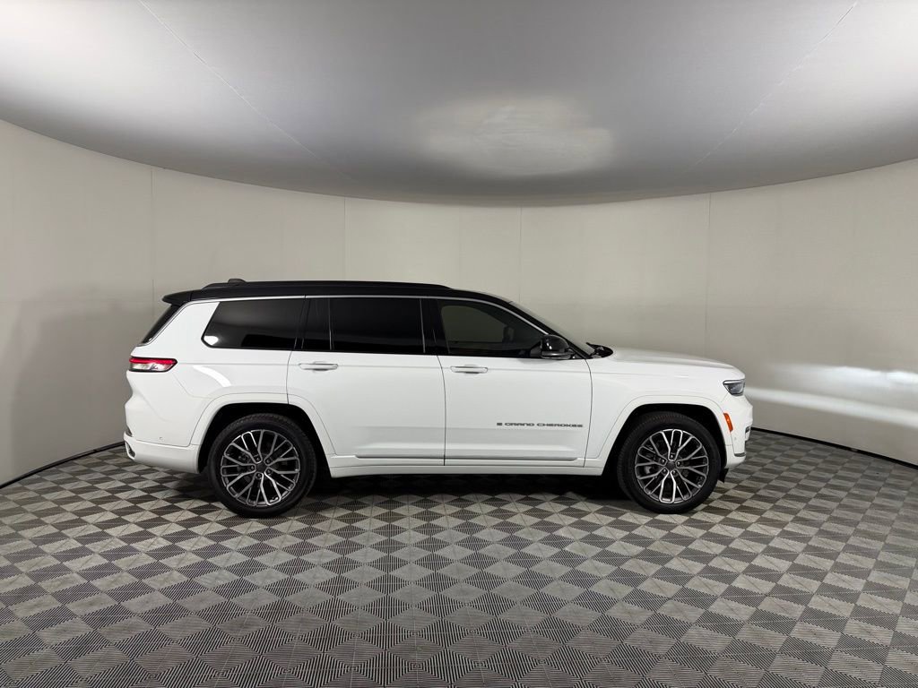 Used 2025 Jeep Grand Cherokee L Summit AWD/4WD image 6