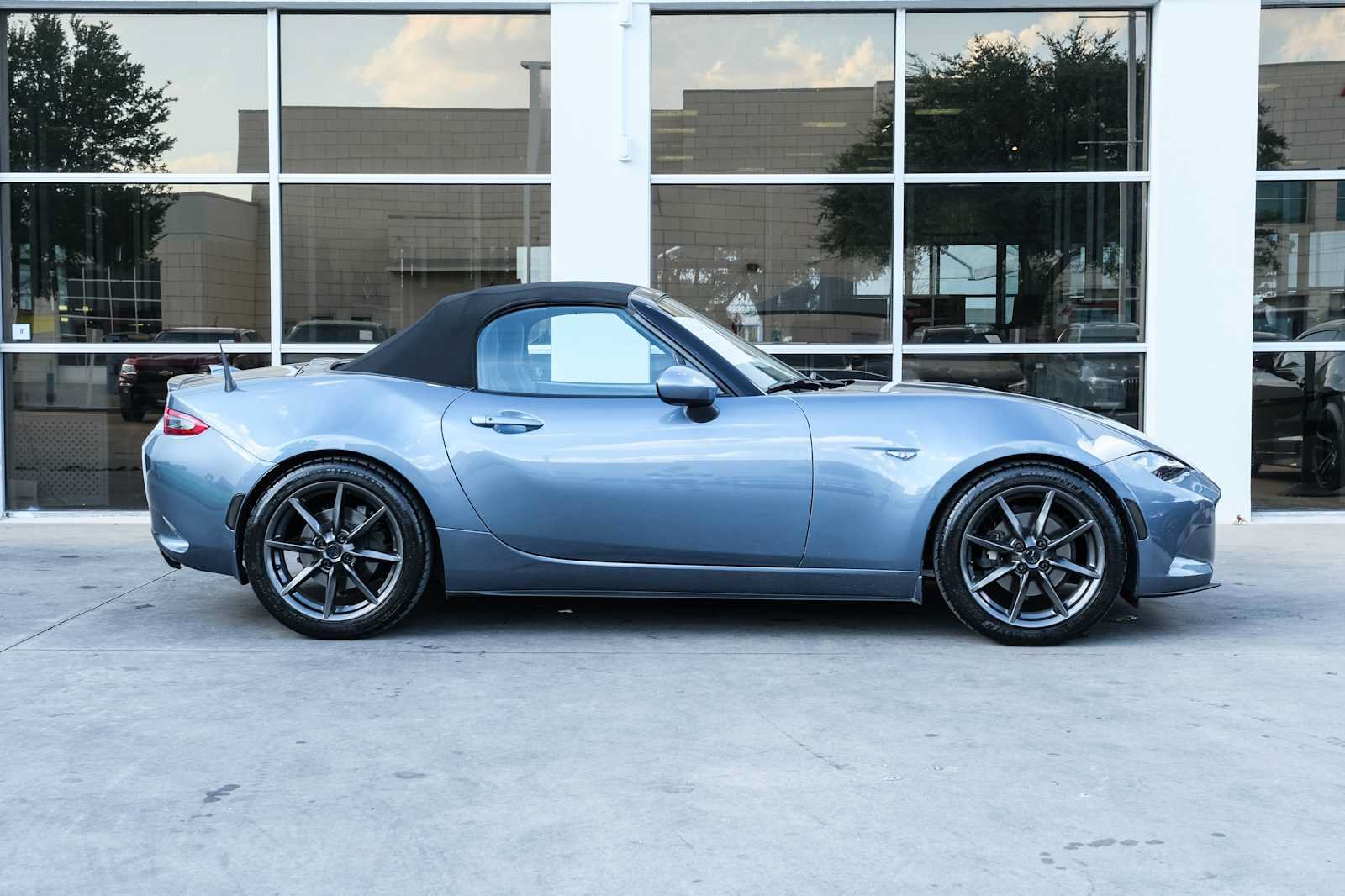 Used 2016 MAZDA MX-5 Miata Grand Touring RWD image 7