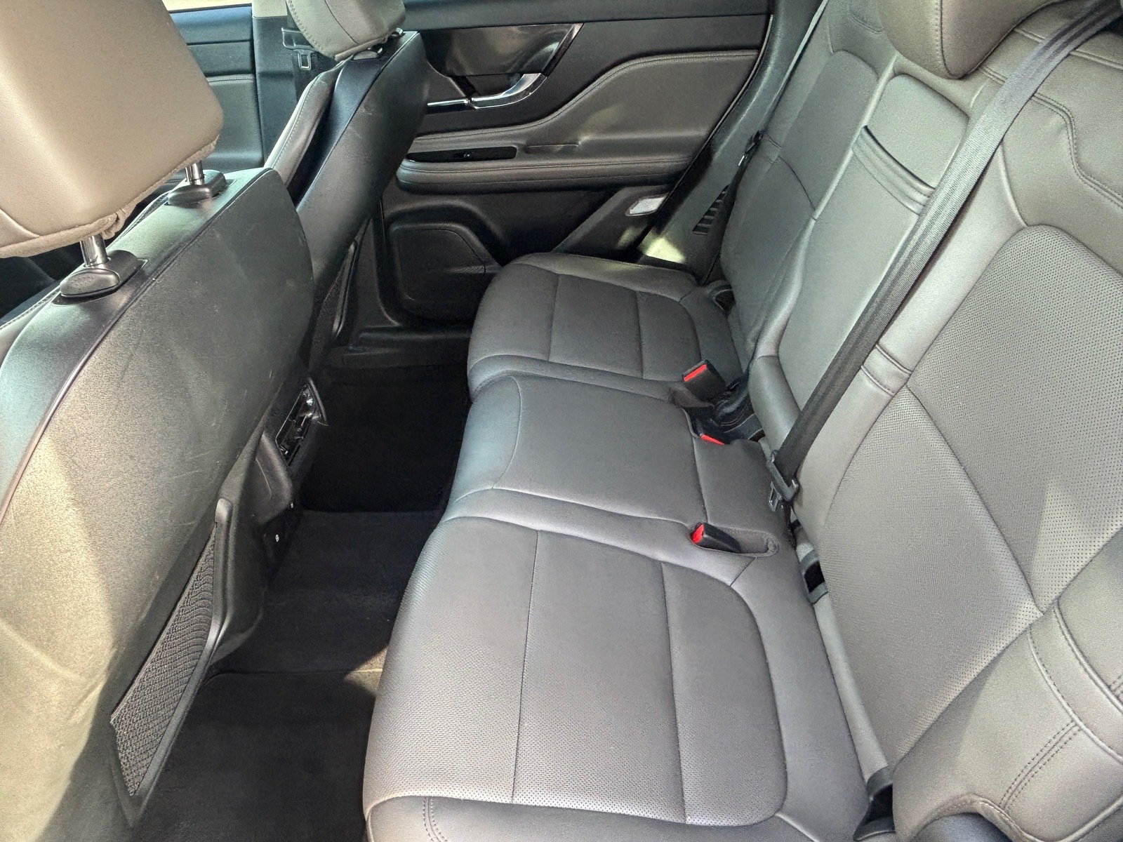 Used 2023 Lincoln Corsair Reserve w/ Equipment Group 201A FWD image 30