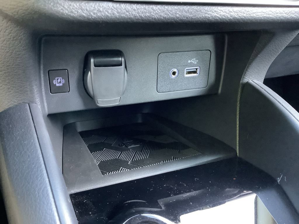 New 2025 Nissan Versa SV w/ Trunk Package FWD image 27