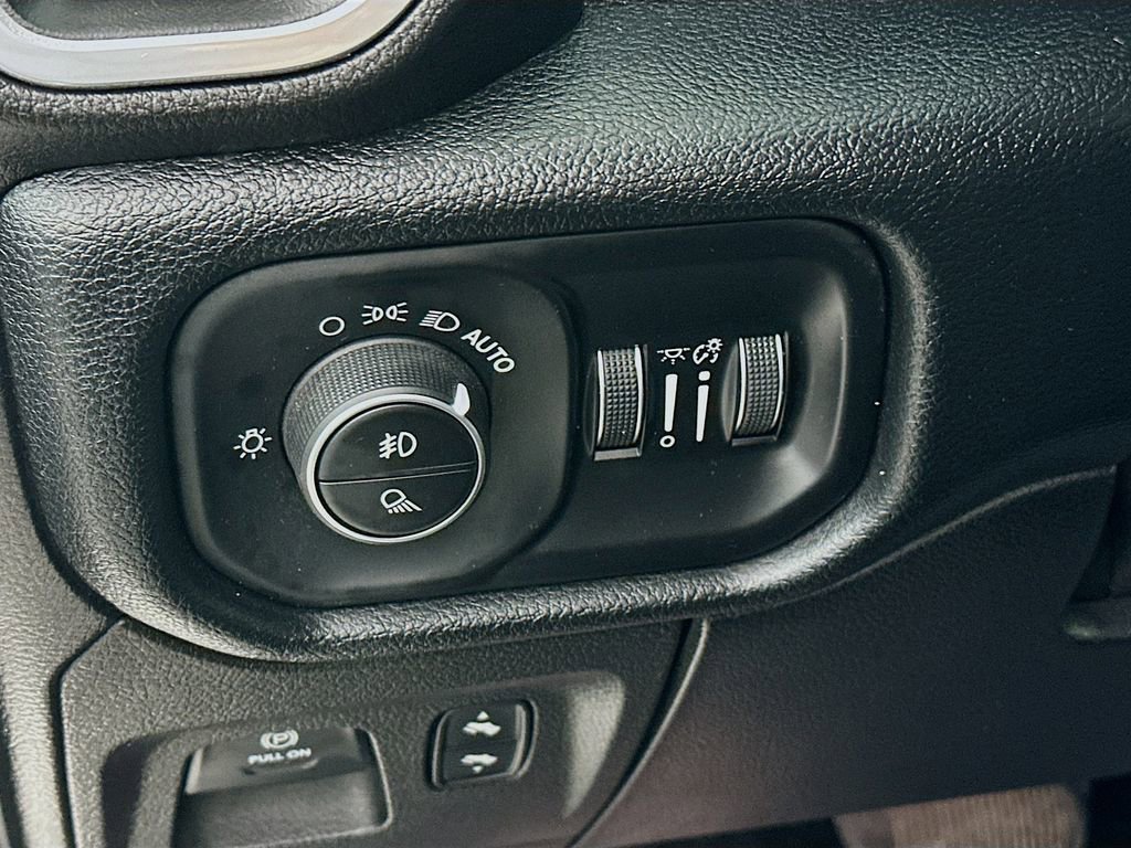 Certified 2020 RAM 1500 Laramie image 16