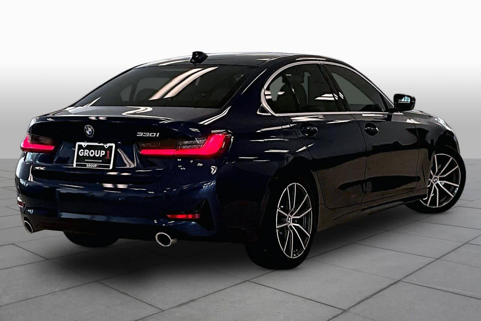 Used 2020 BMW 330i Sedan w/ Convenience Package RWD image 11