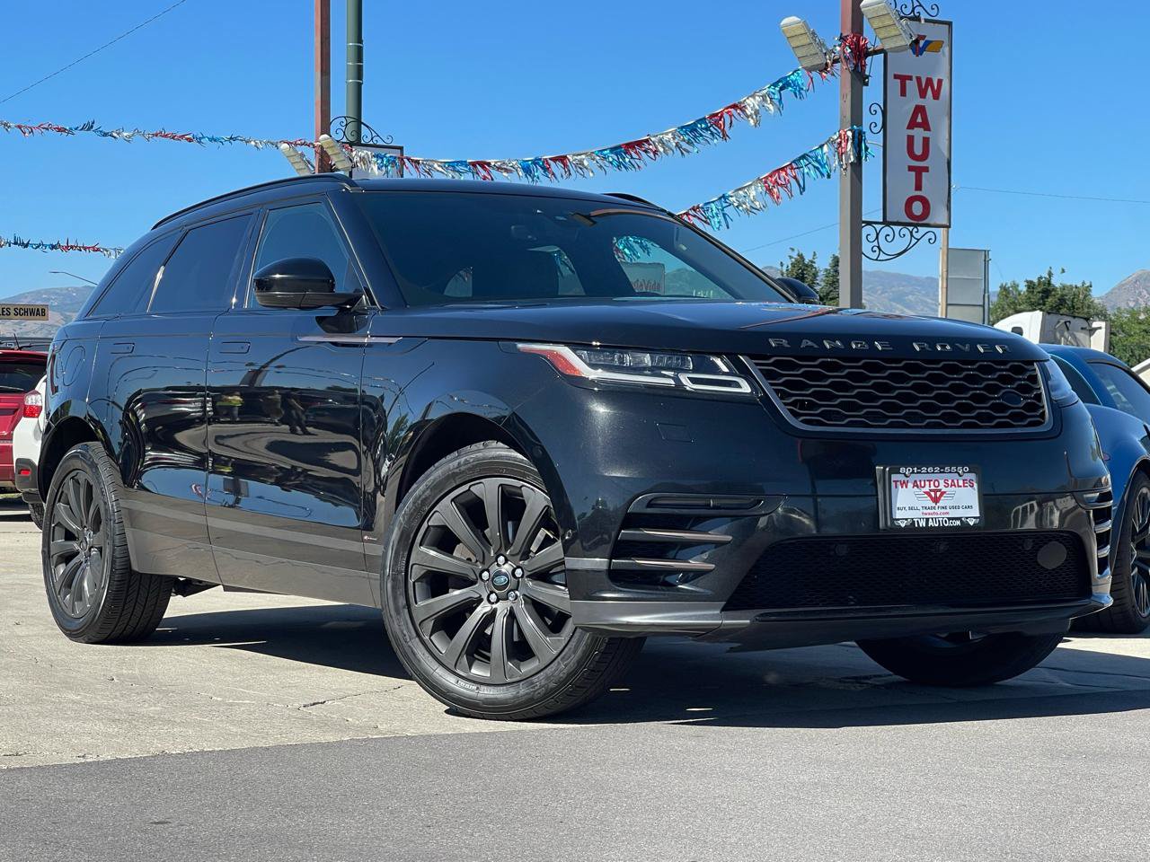 Used 2019 Land Rover Range Rover Velar R-Dynamic SE AWD/4WD image 3