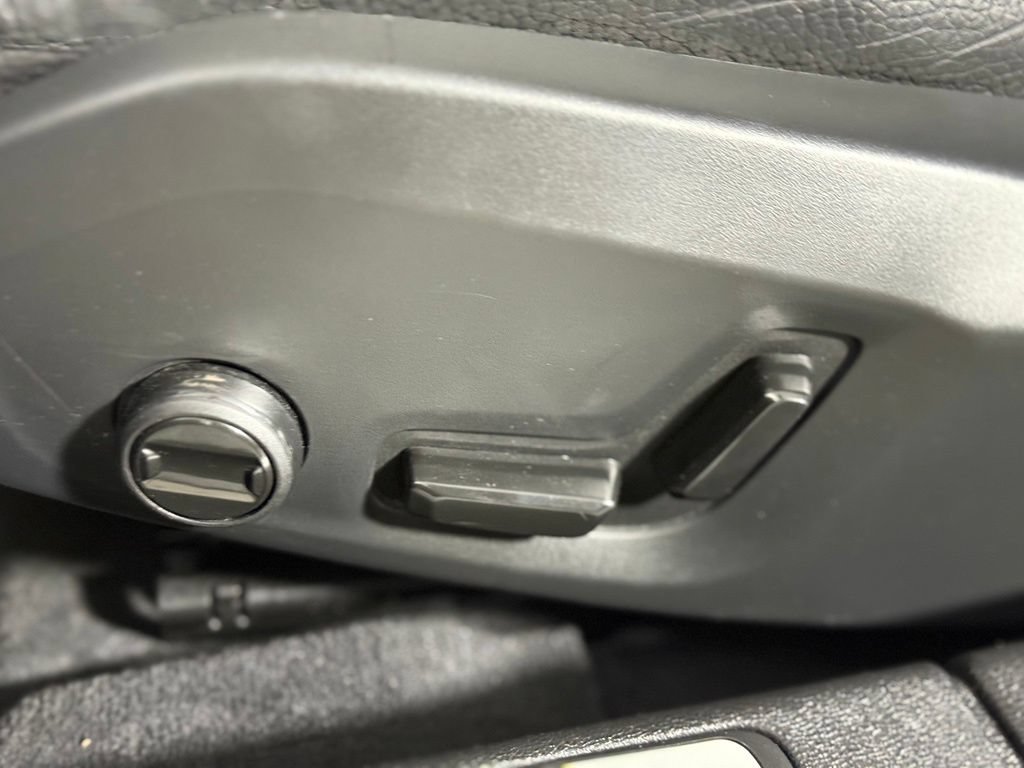 Used 2024 Volvo S60 B5 Plus AWD/4WD image 21