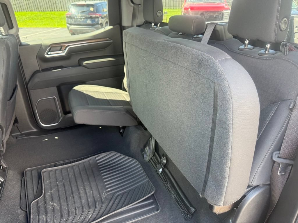 Used 2023 Chevrolet Silverado 1500 LT AWD/4WD image 33