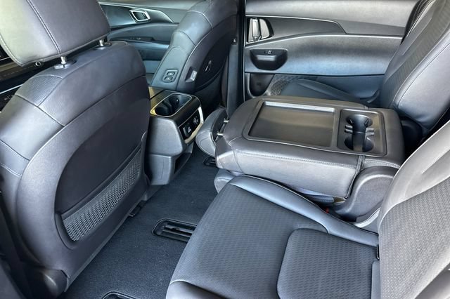 Used 2026 Kia Carnival SX Prestige FWD image 11